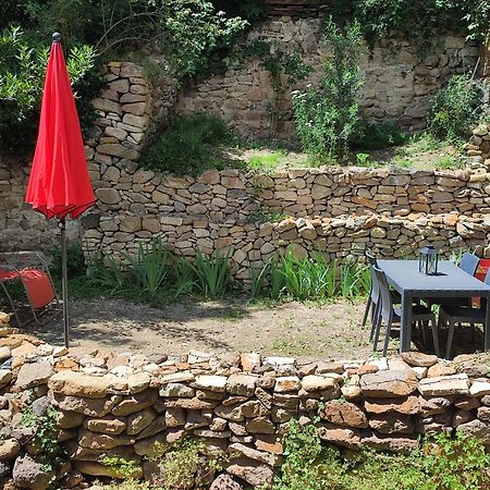 Les Insolites De Champeix Luaran gambar
