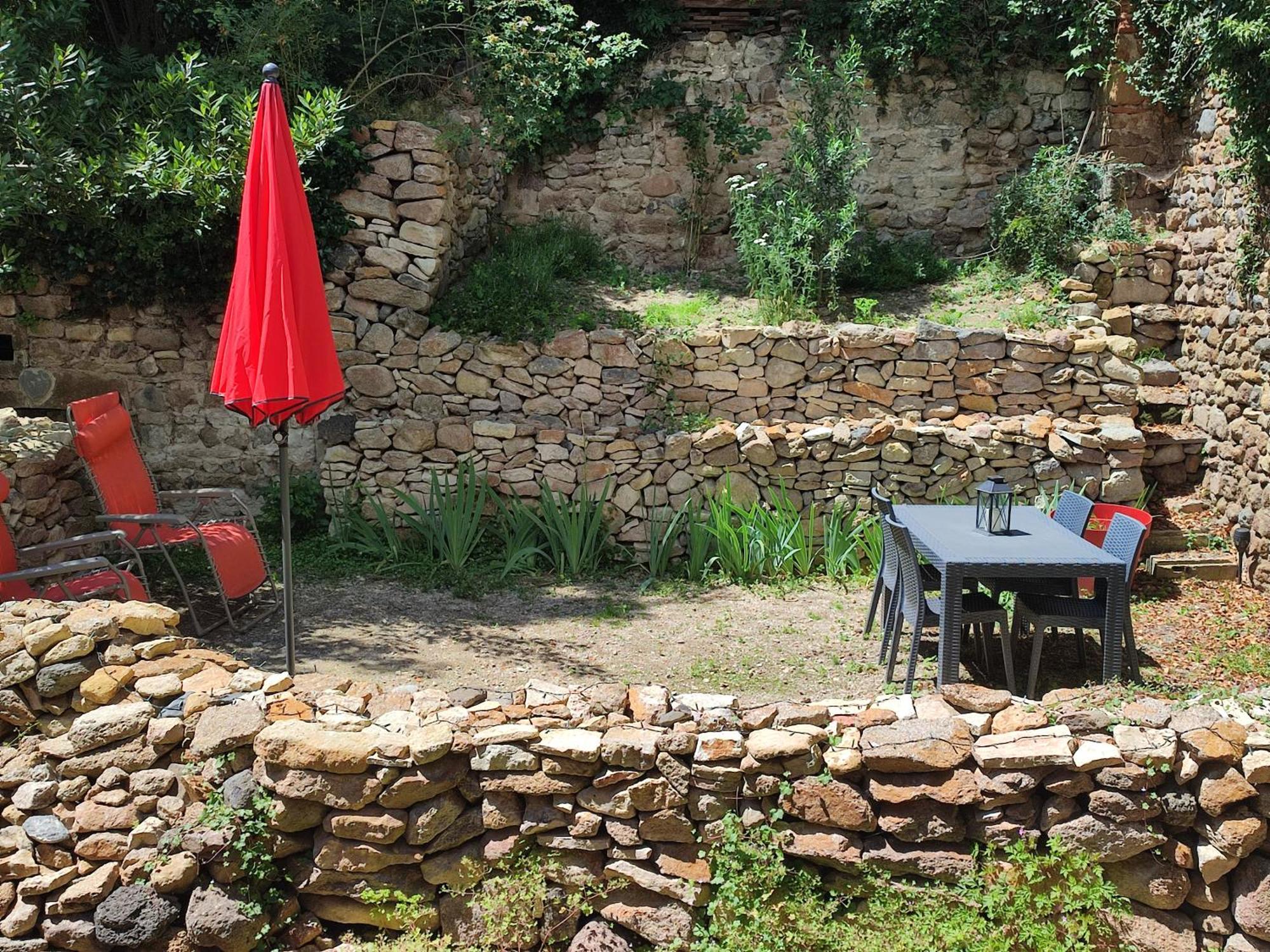 Les Insolites De Champeix Luaran gambar